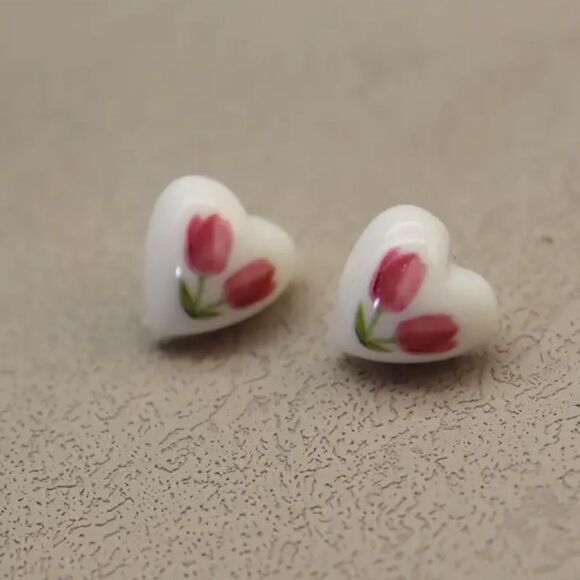 ✨ 🆕 ✨ Darling Pink Tulips Lily🌷 Stud Earrings✨ - Picture 1 of 12